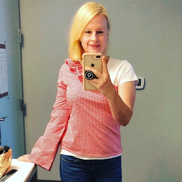 Meet your Posher, Caroline - Picture 1 of 1